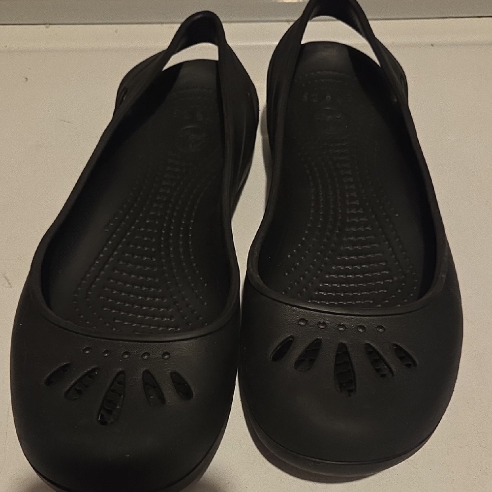CROC Used Black Slingback Flats W8